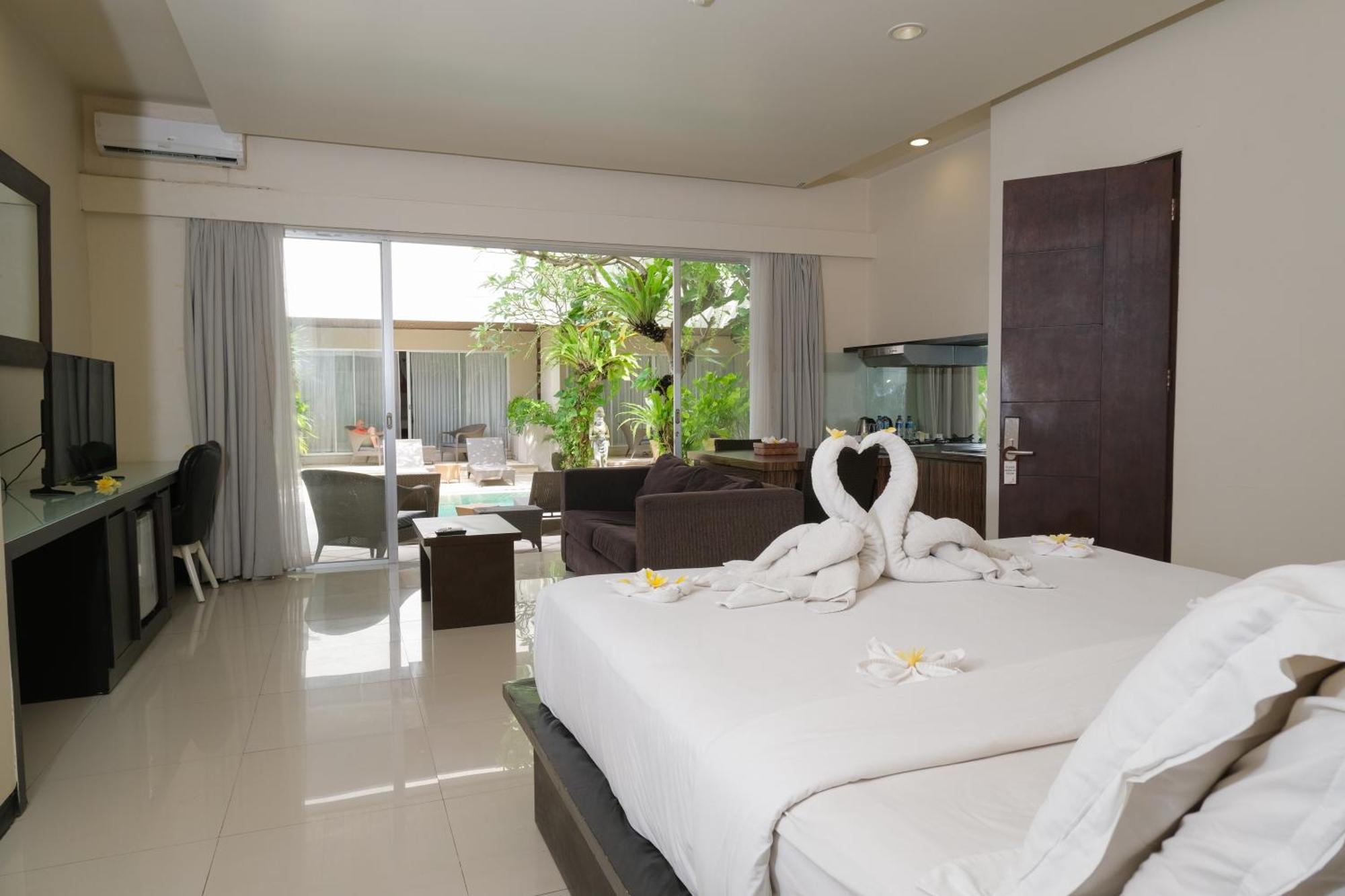 Swiss-Belcourt Sunset Aparthotel Seminyak  Exterior photo