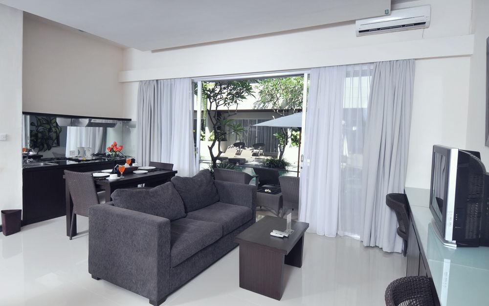 Swiss-Belcourt Sunset Aparthotel Seminyak  Exterior photo