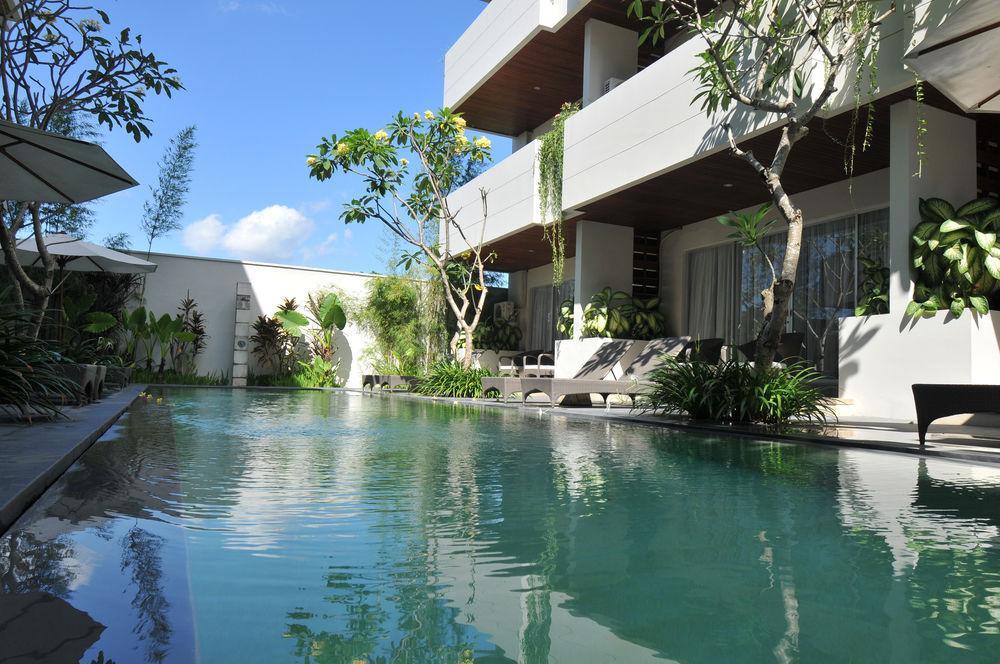Swiss-Belcourt Sunset Aparthotel Seminyak  Exterior photo