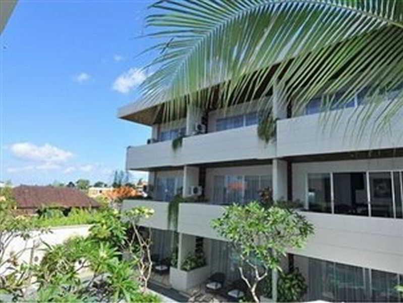 Swiss-Belcourt Sunset Aparthotel Seminyak  Exterior photo
