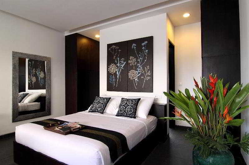 Swiss-Belcourt Sunset Aparthotel Seminyak  Exterior photo