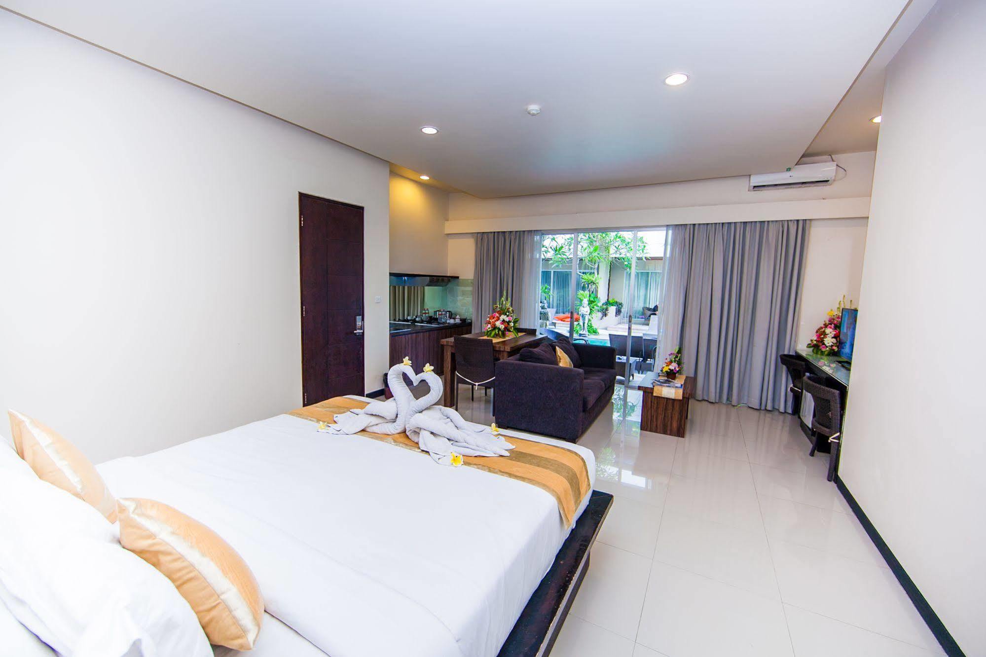 Swiss-Belcourt Sunset Aparthotel Seminyak  Exterior photo